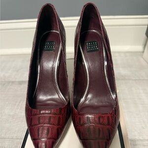 White House Black Market Burgundy Croc-Embossed Pumps - Olivia Port, Size 7.5